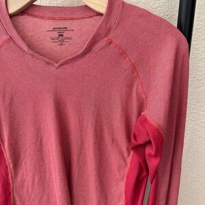 Patagonia Pink V-Neck Capilene Performance Baselayer Size Large